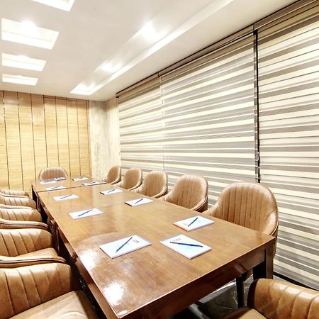 Hotel Krishna Plaza 'New Delhi' - By M S Hospitality Zewnętrze zdjęcie