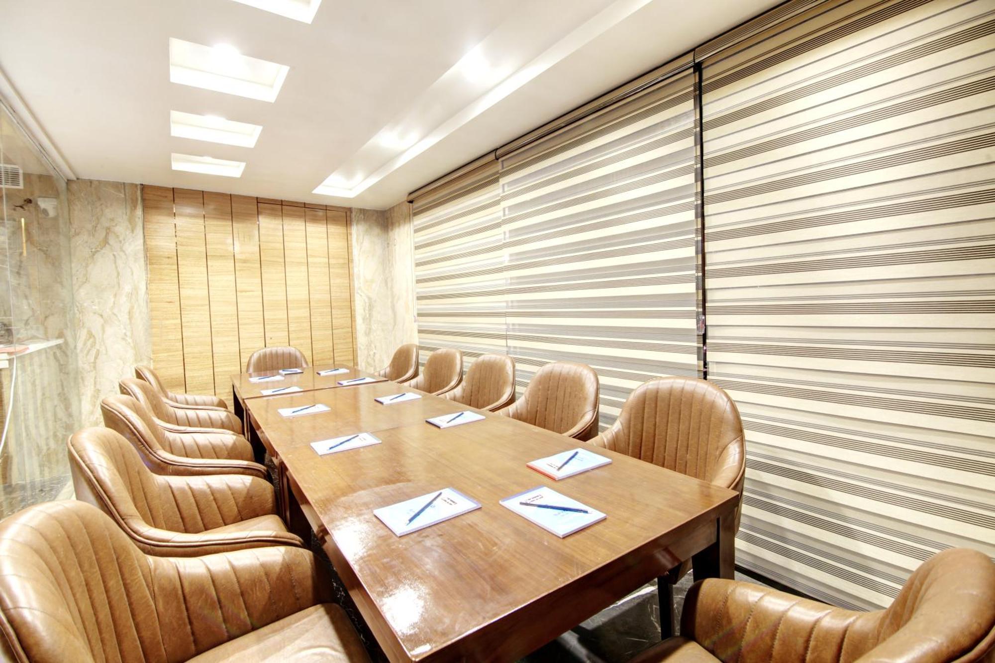 Hotel Krishna Plaza 'New Delhi' - By M S Hospitality Zewnętrze zdjęcie