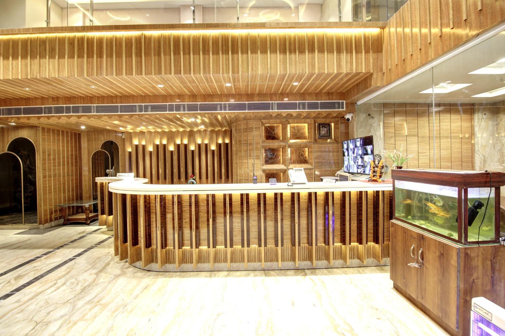 Hotel Krishna Plaza 'New Delhi' - By M S Hospitality Zewnętrze zdjęcie