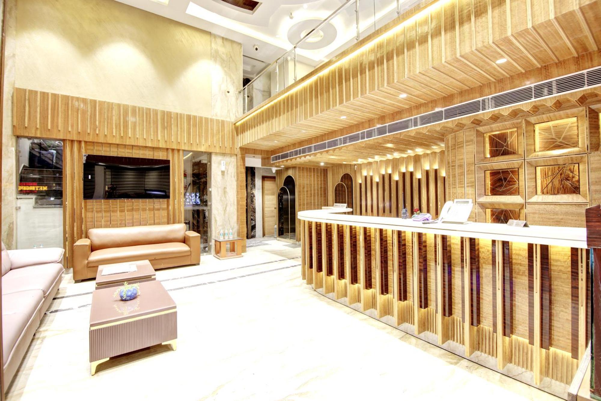 Hotel Krishna Plaza 'New Delhi' - By M S Hospitality Zewnętrze zdjęcie