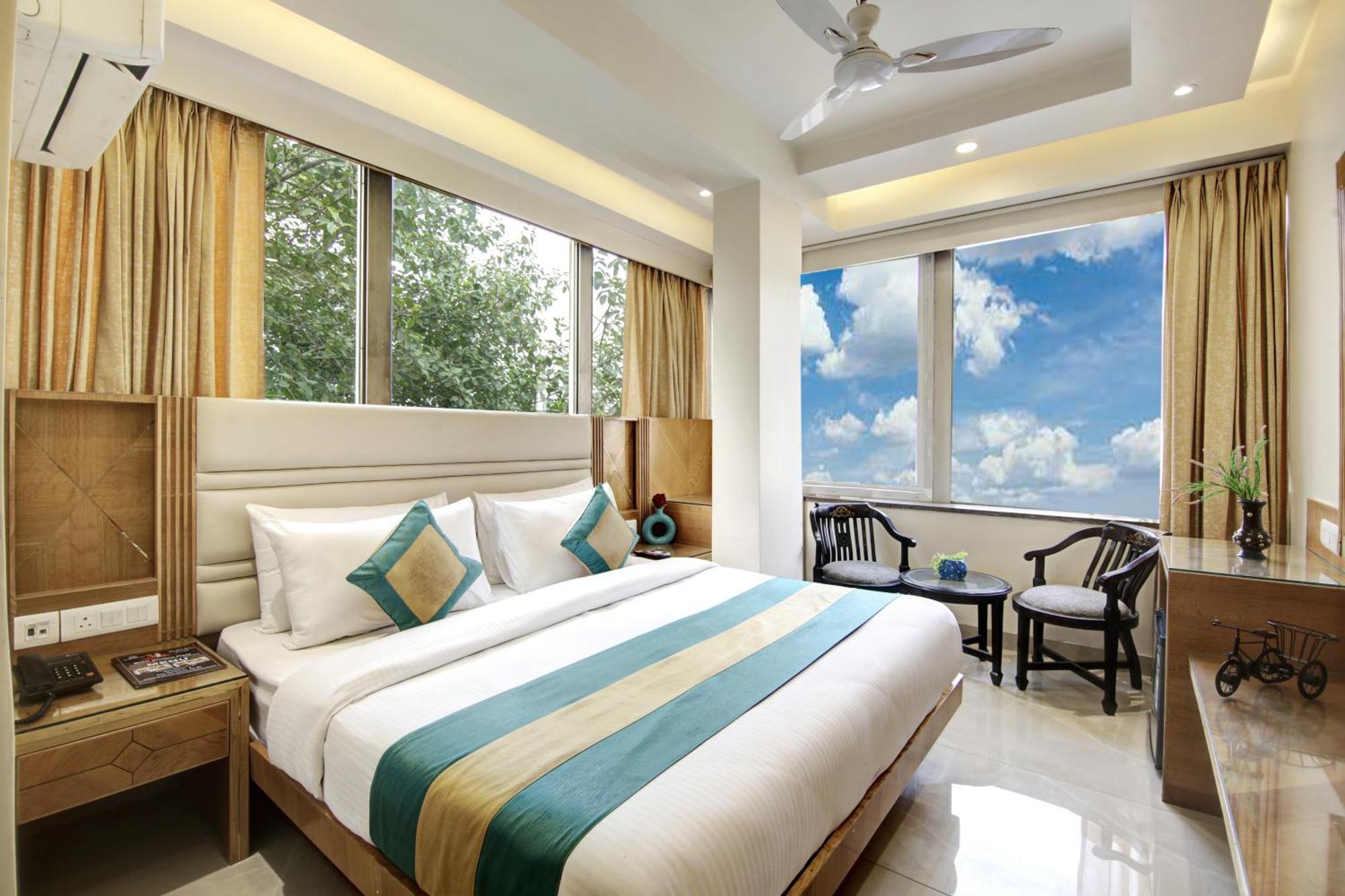 Hotel Krishna Plaza 'New Delhi' - By M S Hospitality Zewnętrze zdjęcie