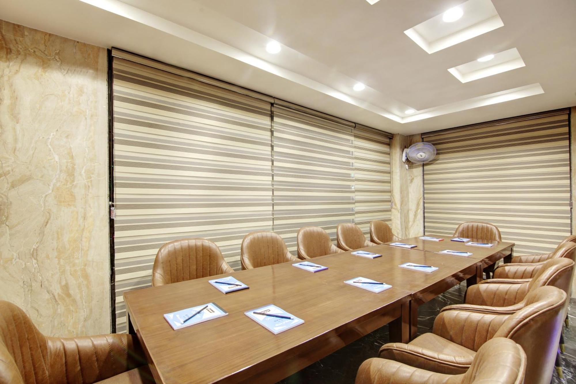 Hotel Krishna Plaza 'New Delhi' - By M S Hospitality Zewnętrze zdjęcie