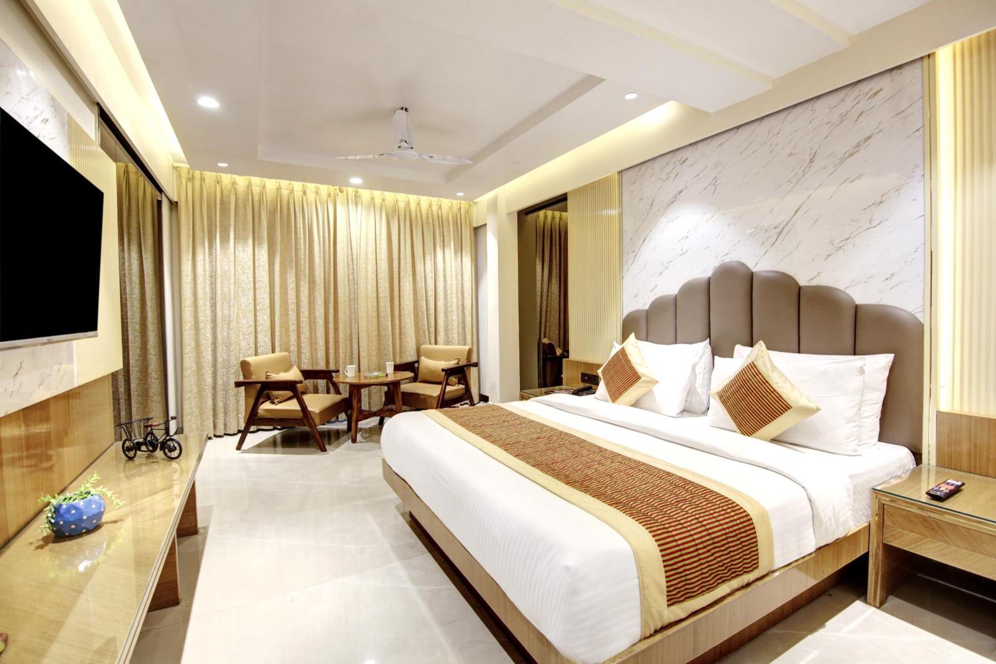 Hotel Krishna Plaza 'New Delhi' - By M S Hospitality Zewnętrze zdjęcie
