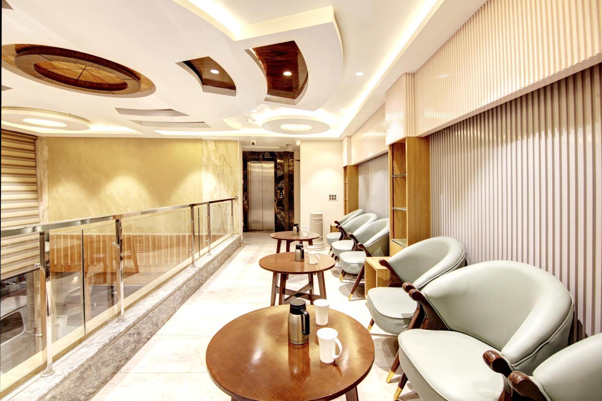 Hotel Krishna Plaza 'New Delhi' - By M S Hospitality Zewnętrze zdjęcie