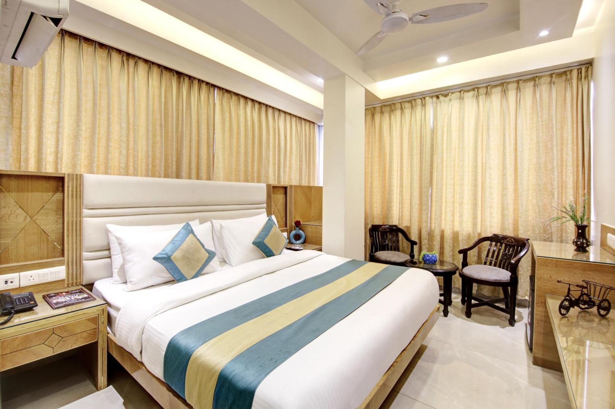 Hotel Krishna Plaza 'New Delhi' - By M S Hospitality Zewnętrze zdjęcie