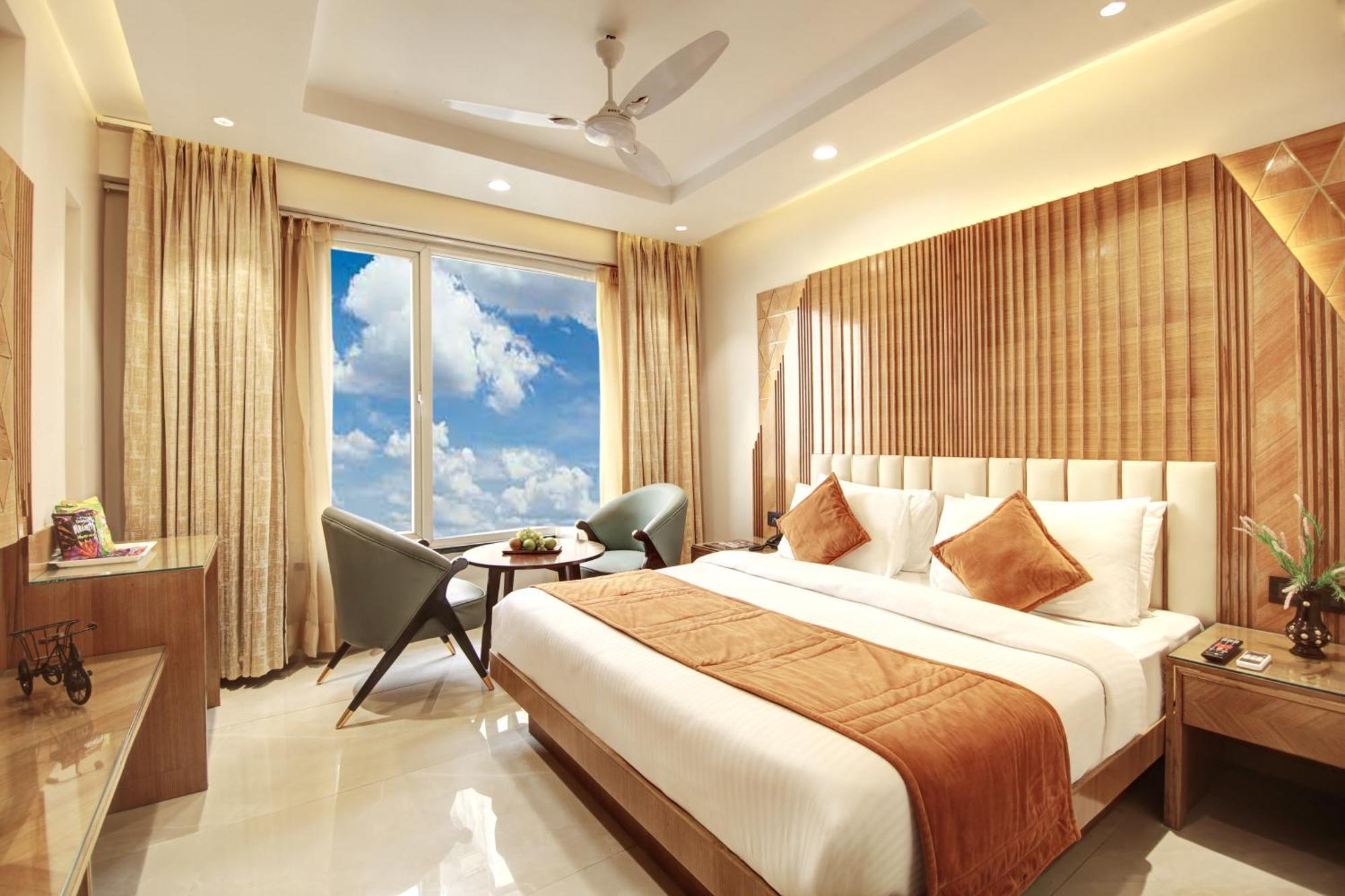 Hotel Krishna Plaza 'New Delhi' - By M S Hospitality Zewnętrze zdjęcie