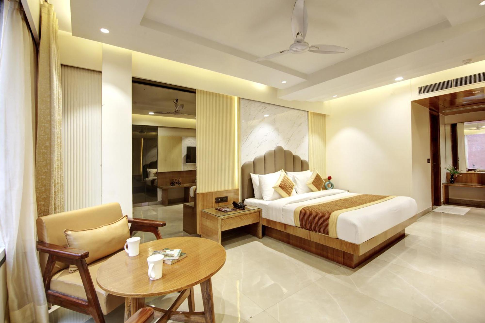 Hotel Krishna Plaza 'New Delhi' - By M S Hospitality Zewnętrze zdjęcie