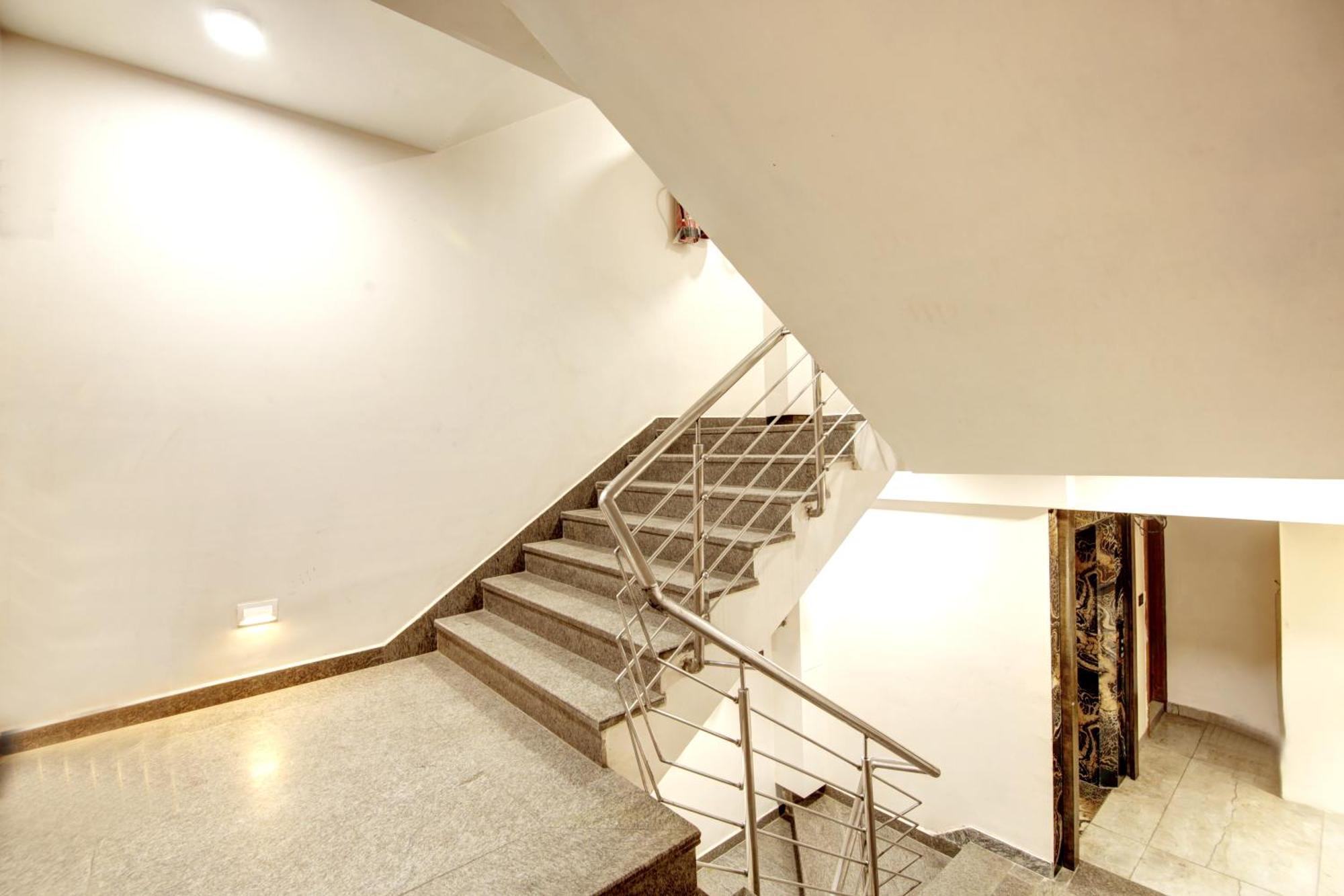 Hotel Krishna Plaza 'New Delhi' - By M S Hospitality Zewnętrze zdjęcie