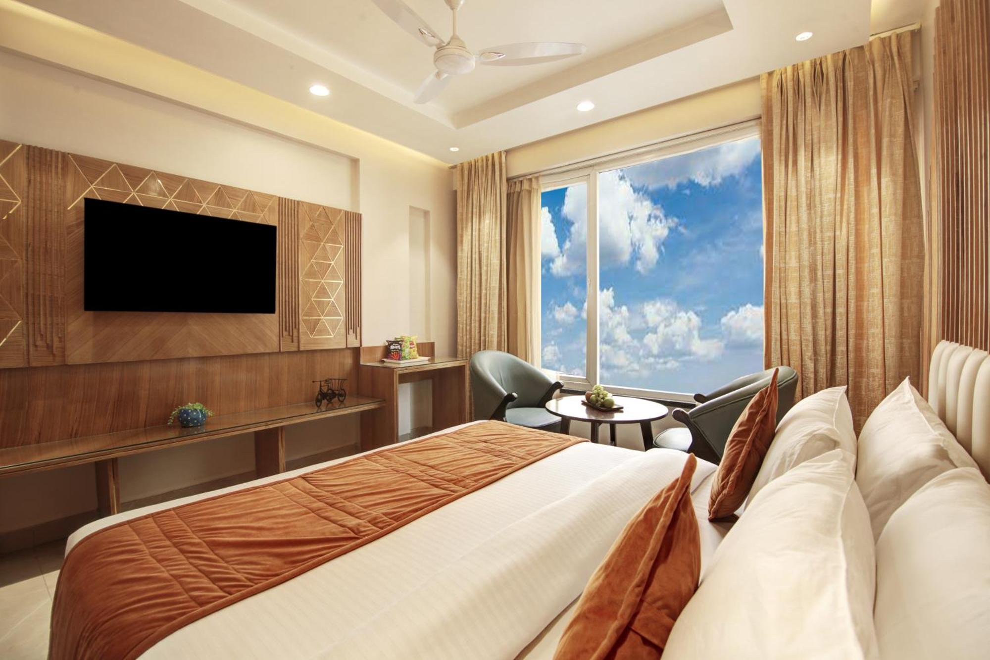 Hotel Krishna Plaza 'New Delhi' - By M S Hospitality Zewnętrze zdjęcie