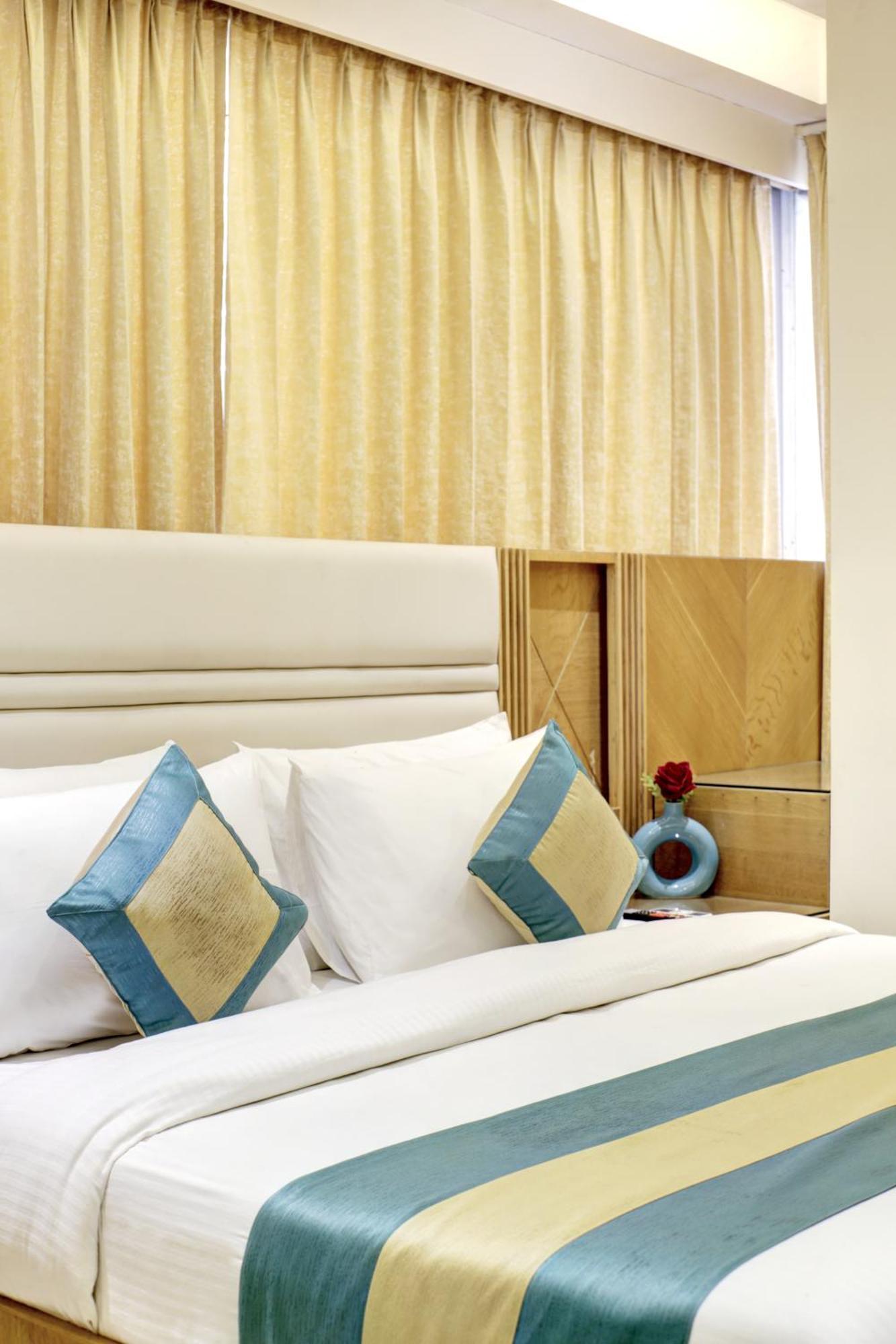 Hotel Krishna Plaza 'New Delhi' - By M S Hospitality Zewnętrze zdjęcie