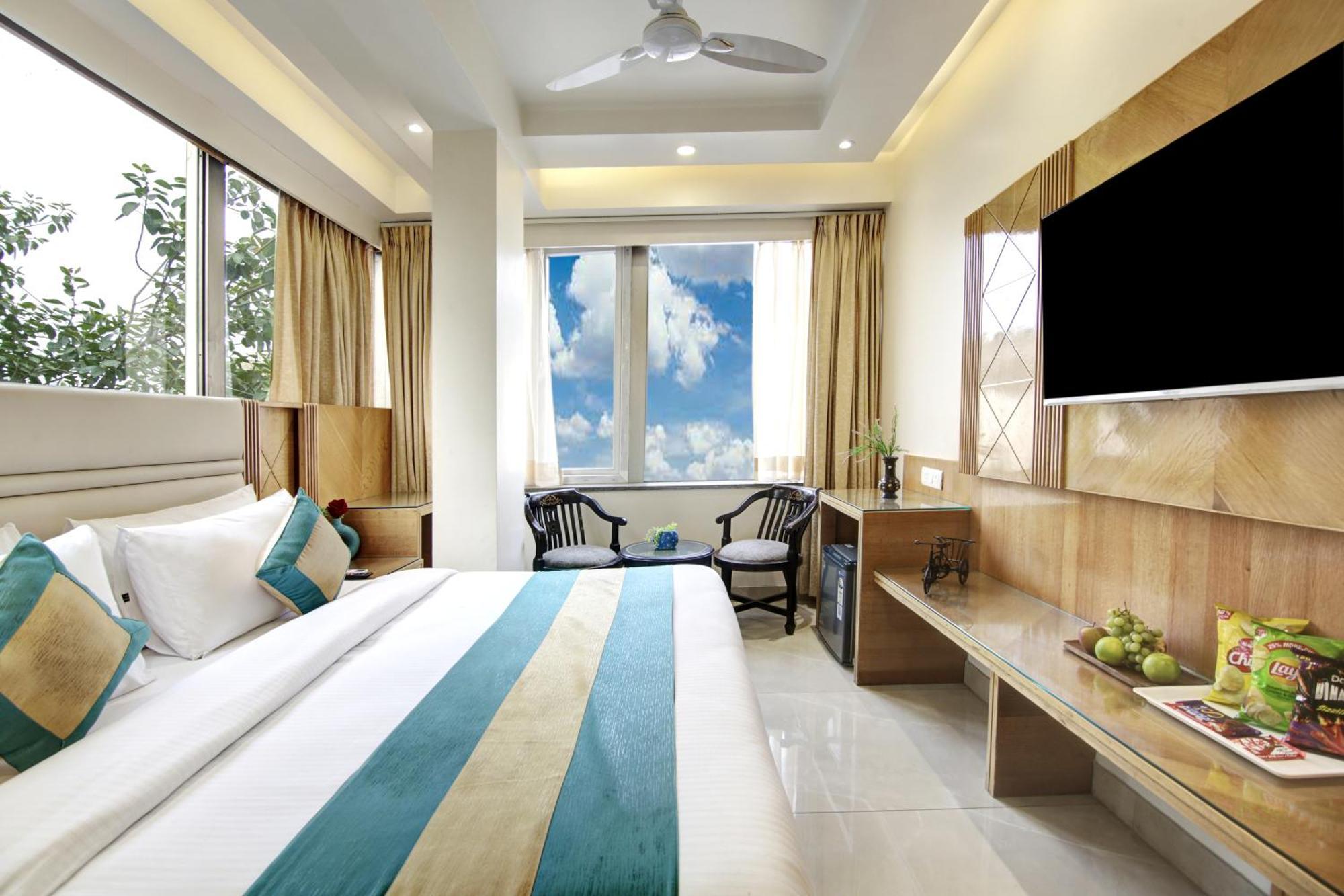 Hotel Krishna Plaza 'New Delhi' - By M S Hospitality Zewnętrze zdjęcie