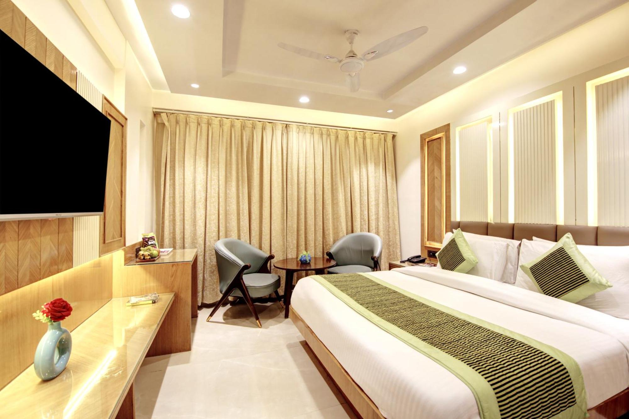Hotel Krishna Plaza 'New Delhi' - By M S Hospitality Zewnętrze zdjęcie