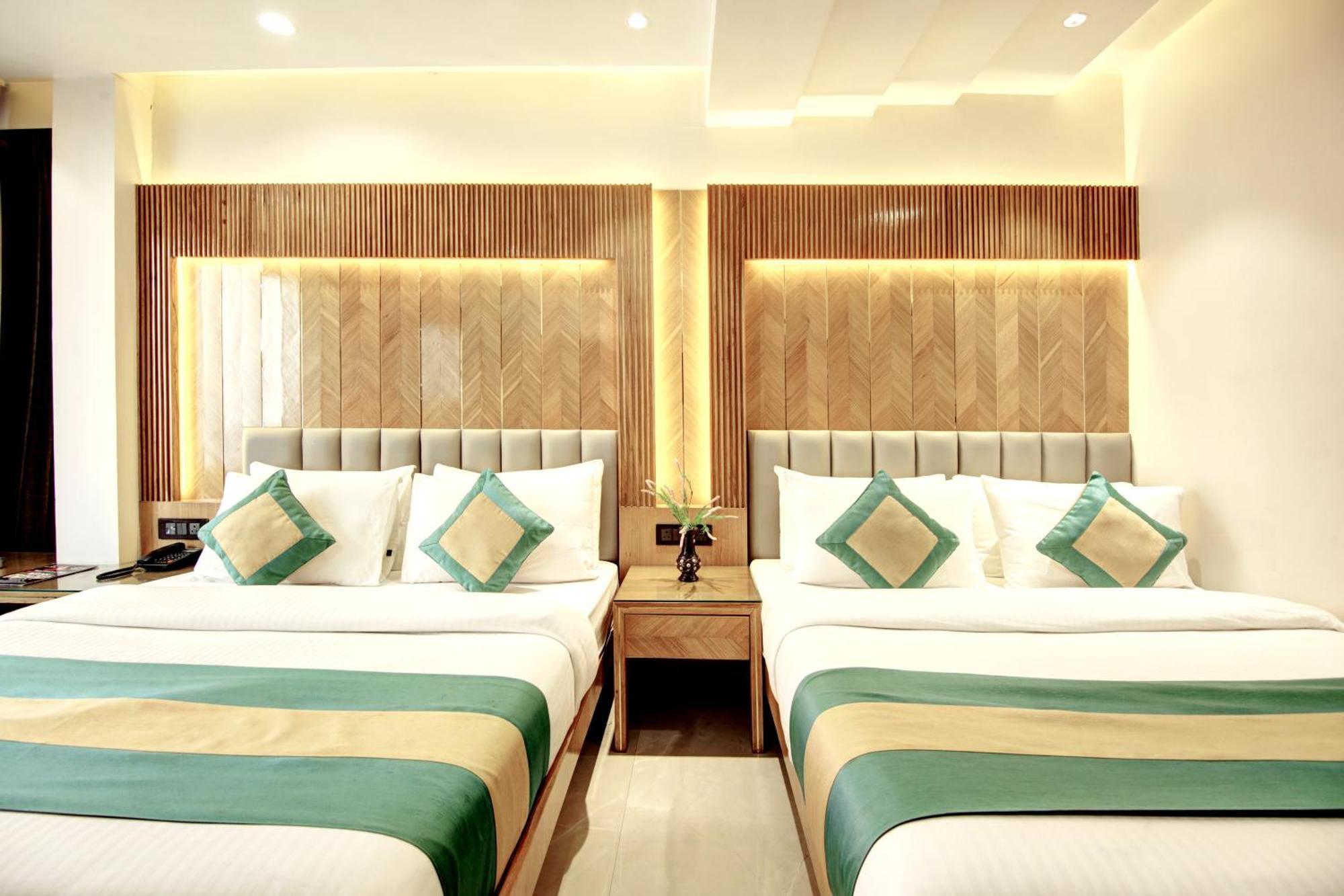 Hotel Krishna Plaza 'New Delhi' - By M S Hospitality Zewnętrze zdjęcie