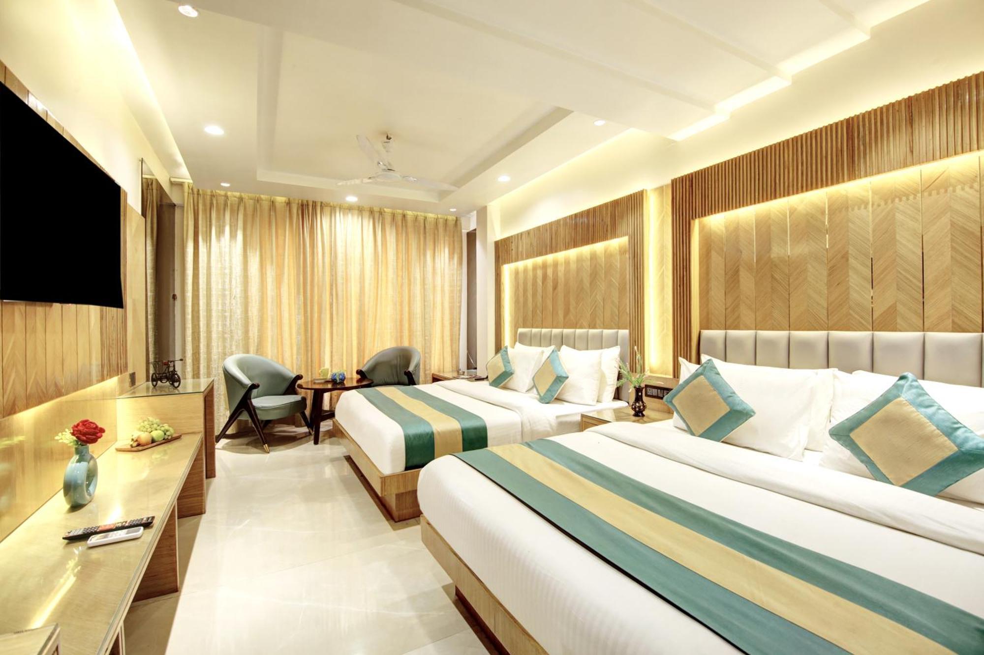 Hotel Krishna Plaza 'New Delhi' - By M S Hospitality Zewnętrze zdjęcie
