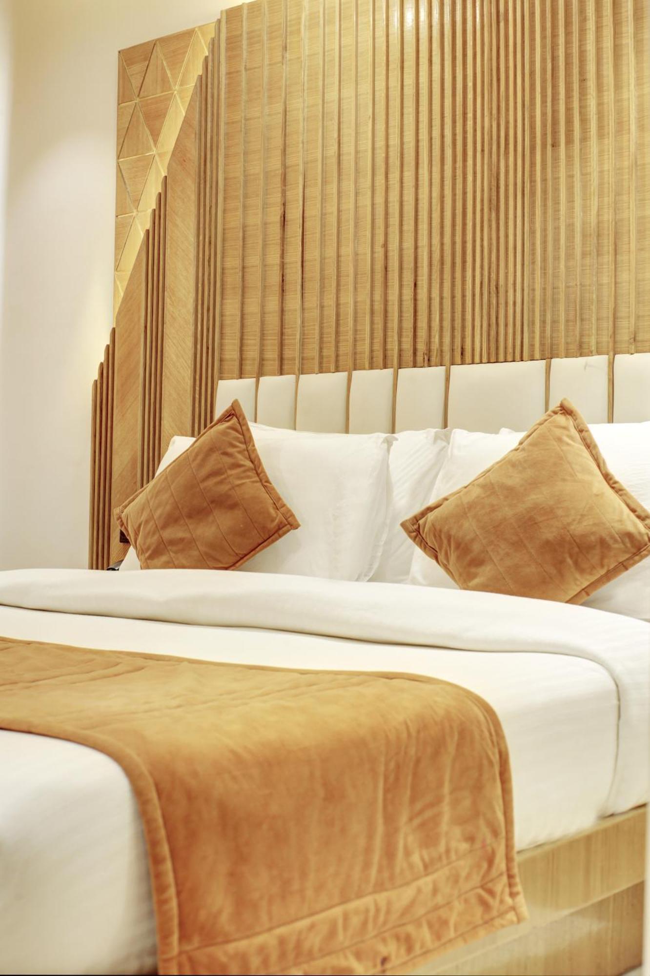 Hotel Krishna Plaza 'New Delhi' - By M S Hospitality Zewnętrze zdjęcie